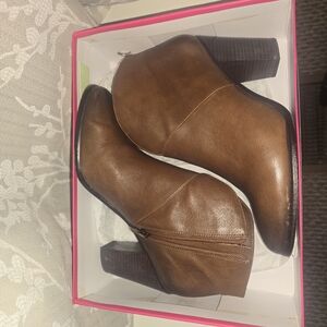 Vince Camuto Tan Heeled Boots